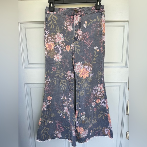 Free People We The Free Youthquake Purple Navy Floral Flare Jeans Cropped 27 - Picture 3 of 13
